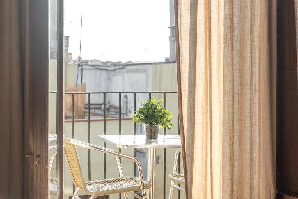 Apartments Hhb Барселона Екстериор снимка